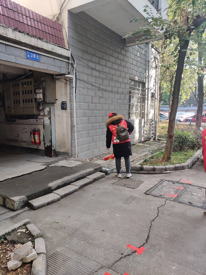 爱国卫生运动 垃圾清零美龙城02.jpg ""